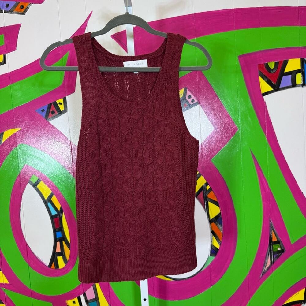 Ally Mae, Burgundy Knit Sleeveless Top. Size Medium. In excellent condition!